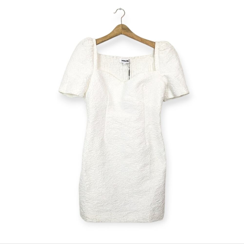 NWT Elliatt White Feminise Textured Puff Sleeve Sweetheart Mini Dress